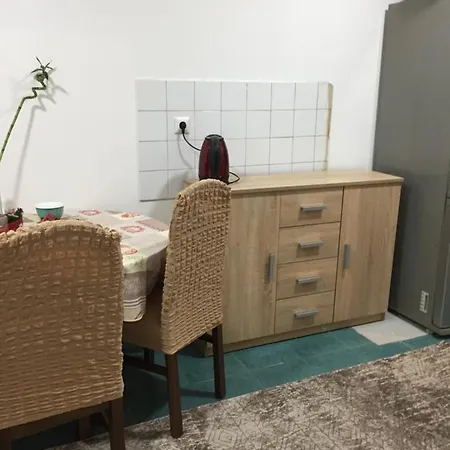 Two Bedroom Olympia Apartment *